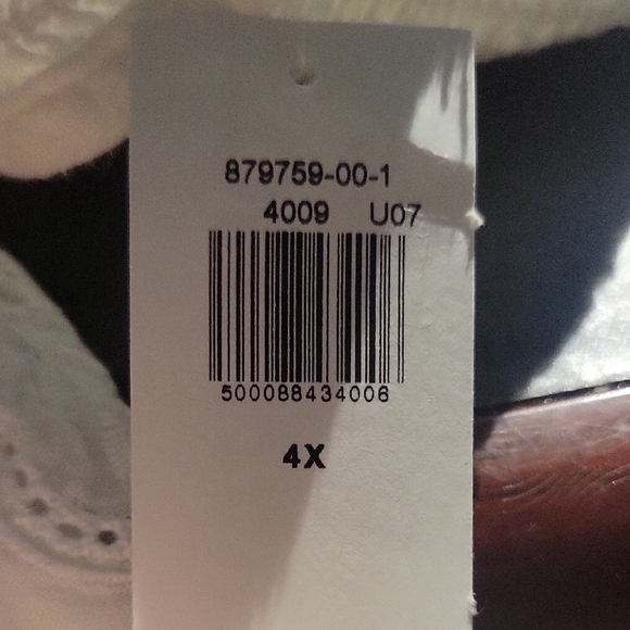 Elegant Smocked White Women's Tank Top - Picture 4 of 6